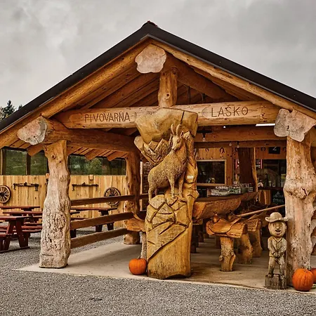 Luxury Ana With Hot Tub Visnja Gora