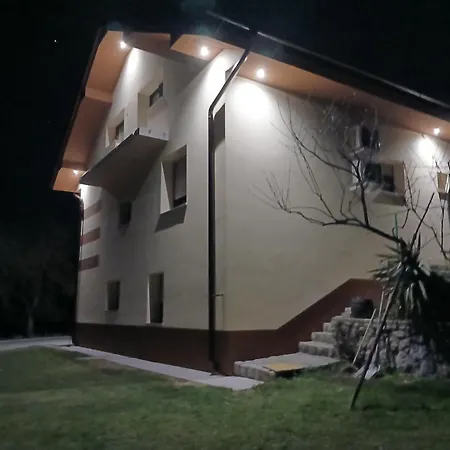 Luxury Ana With Hot Tub Visnja Gora