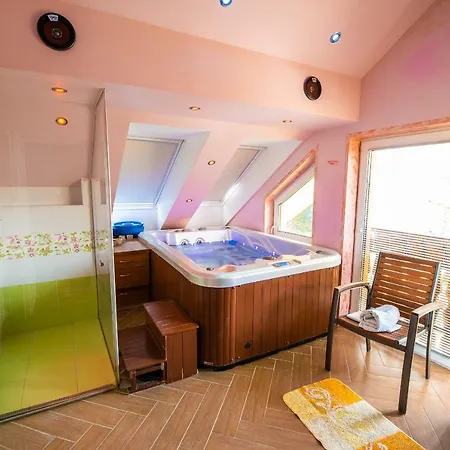 Dom wakacyjny Luxury Ana With Hot Tub Visnja Gora