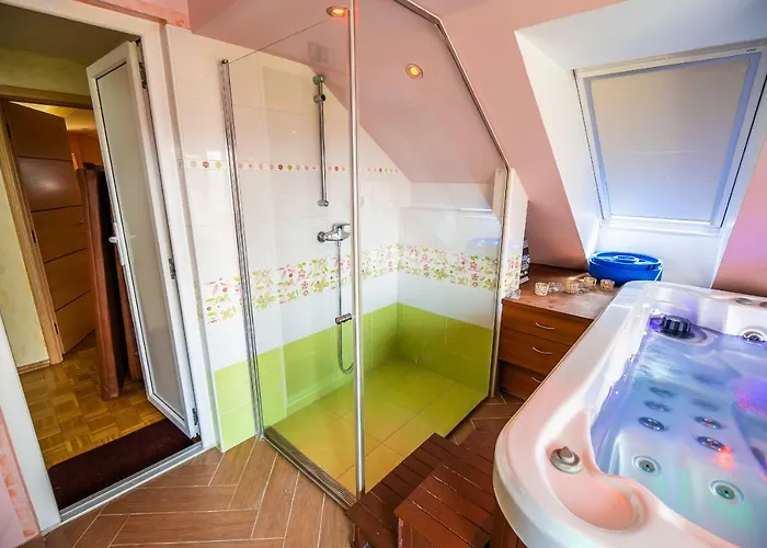 Luxury Ana With Hot Tub Ferienhaus