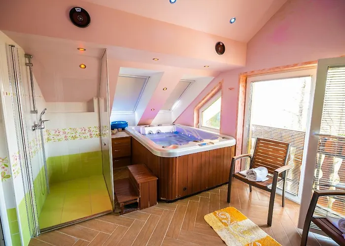 Ferienhaus Luxury Ana With Hot Tub Visnja Gora