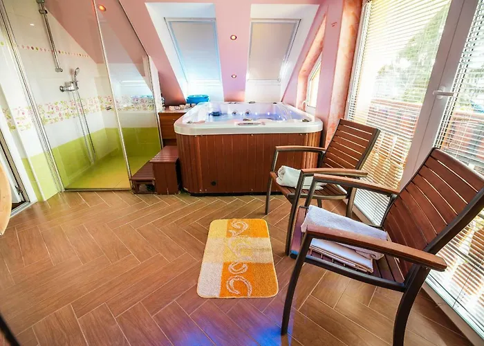 Luxury Ana With Hot Tub